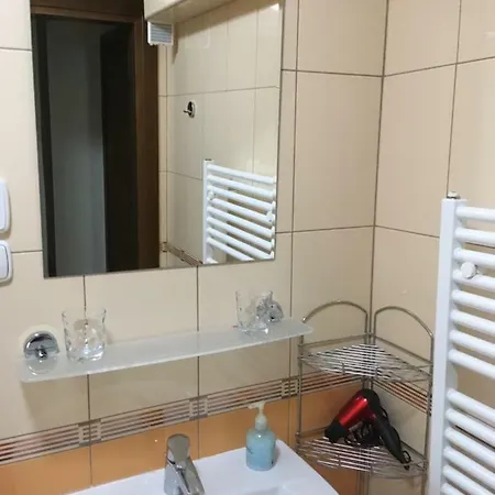 아파트 Apartman 108